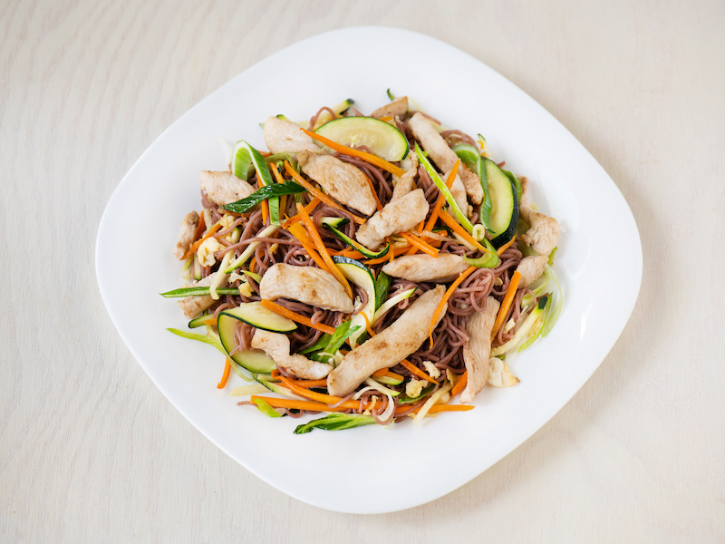 10. Restované rezance z celozrnnej ryže Bún Gạo Lứt Xào Rezance